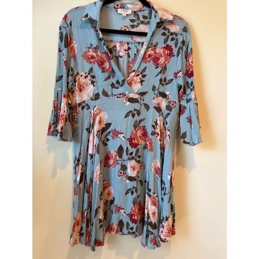 Umgee Dusty Blue Floral V-Neck Tunic with Pink & Burgundy Roses